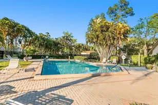 13105 Belhaven Ct, Wellington, FL 33414 - Photo 9