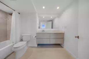 300 Bayview Dr, Sunny Isles Beach, FL 33160 - Photo 25