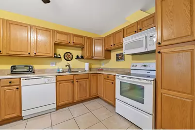 5725 Fernley Drive E #8, West Palm Beach, FL 33415 - Photo 3