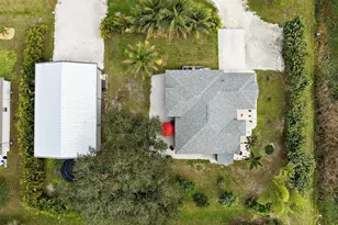 8015 97th Ct, Vero Beach, FL 32967 - Photo 3