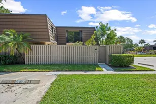 1417 14th Ct, Palm Beach Gardens, FL 33410 - Photo 3