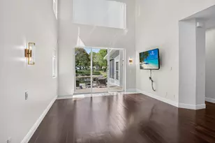 10530 Lake Vista Cir, Boca Raton, FL 33498 - Photo 5