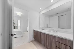488 NE 18th St, Miami, FL 33132 - Photo 7