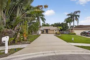 103 Oxford Ct, Royal Palm Beach, FL 33411 - Photo 3