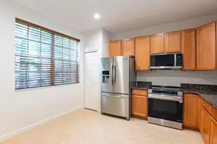 8065 Murano Cir, Palm Beach Gardens, FL 33418 - Photo 13