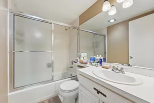 3050 Presidential Way, West Palm Beach, FL 33401 - Photo 15