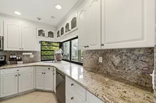 8015 SE Trenton Ave, Hobe Sound, FL 33455 - Photo 9
