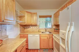 2400 NE 10th St, Pompano Beach, FL 33062 - Photo 11