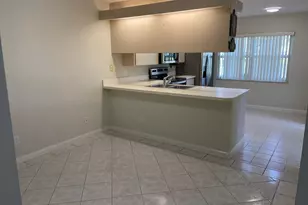 43 Essex Ct, Royal Palm Beach, FL 33411 - Photo 3