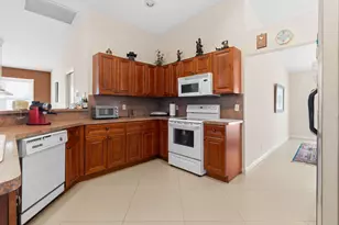 132 Kings Way, Royal Palm Beach, FL 33411 - Photo 17