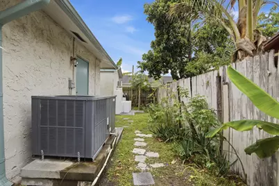 8230 SW 4th Place, North Lauderdale, FL 33068 - Photo 23