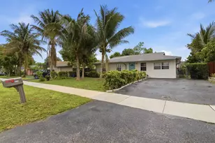8230 SW 4th Pl, North Lauderdale, FL 33068 - Photo 3