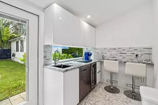 3305 NE 16th Ct, Fort Lauderdale, FL 33305 - Photo 9