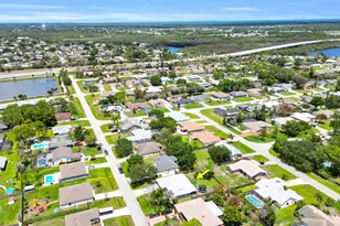 1333 SE Bayharbor St, Port Saint Lucie, FL 34983 - Photo 41