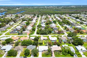 1333 SE Bayharbor St, Port Saint Lucie, FL 34983 - Photo 39