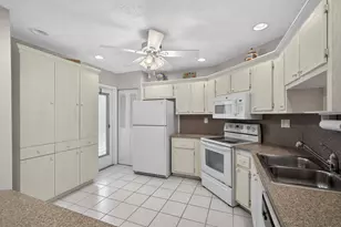 3 Greenway Village N, Royal Palm Beach, FL 33411 - Photo 11