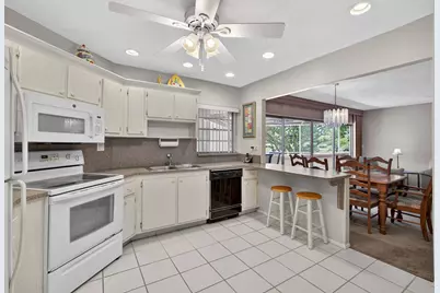 3 Greenway Vlg N #210, Royal Palm Beach, FL 33411 - Photo 17