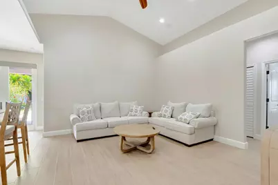 1050 Delray Lakes Drive, Delray Beach, FL 33444 - Photo 11