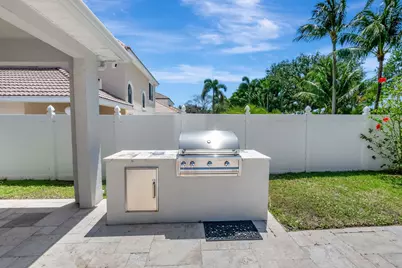 1050 Delray Lakes Drive, Delray Beach, FL 33444 - Photo 37