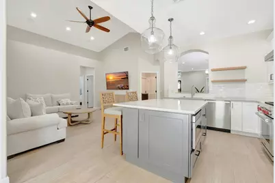 1050 Delray Lakes Drive, Delray Beach, FL 33444 - Photo 17