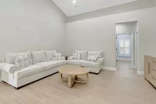 1050 Delray Lakes Dr, Delray Beach, FL 33444 - Photo 13