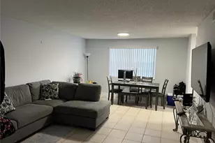 8657 SW 5th St, Pembroke Pines, FL 33025 - Photo 11