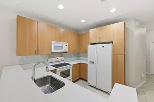 2423 NW 31st Ct, Oakland Park, FL 33309 - Photo 17