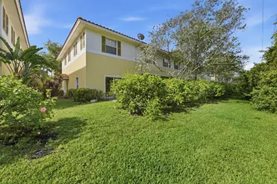 2423 NW 31st Court, Oakland Park, FL 33309 - Photo 37