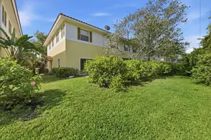 2423 NW 31st Ct, Oakland Park, FL 33309 - Photo 37