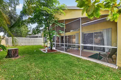 1033 Fairfax Circle W, Boynton Beach, FL 33436 - Photo 33