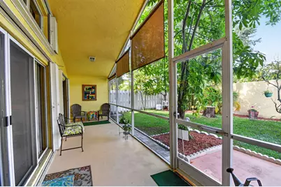 1033 Fairfax Circle W, Boynton Beach, FL 33436 - Photo 31