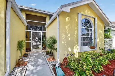 1033 Fairfax Circle W, Boynton Beach, FL 33436 - Photo 3