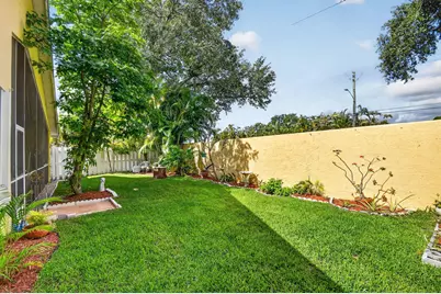 1033 Fairfax Circle W, Boynton Beach, FL 33436 - Photo 35