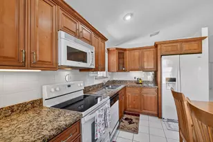 1033 W Fairfax Cir W, Boynton Beach, FL 33436 - Photo 13