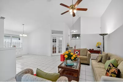 1033 Fairfax Circle W, Boynton Beach, FL 33436 - Photo 7