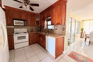 1014 SE 4th Ct, Deerfield Beach, FL 33441 - Photo 5