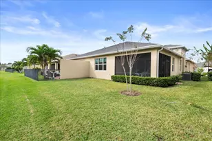 12842 SW Lake Fern Cir, Port Saint Lucie, FL 34987 - Photo 23