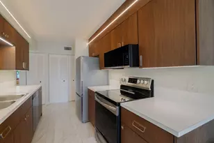 102 Half Moon Cir, Hypoluxo, FL 33462 - Photo 11