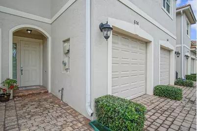 638 SW Glen Crest Way, Stuart, FL 34997 - Photo 3
