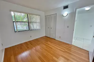 10442 Sunrise Lakes Blvd, Sunrise, FL 33322 - Photo 7