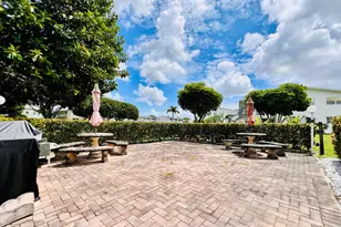 300 Camden M, West Palm Beach, FL 33417 - Photo 11