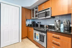 600 S Dixie Hwy, West Palm Beach, FL 33401 - Photo 11