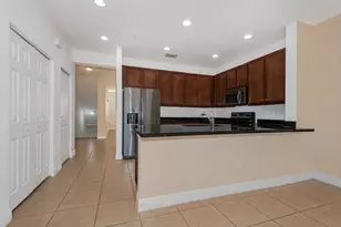 932 SW 147th Ave, Pembroke Pines, FL 33027 - Photo 3