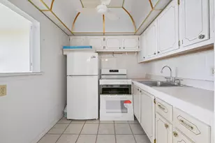 2 Chatham A, West Palm Beach, FL 33417 - Photo 7