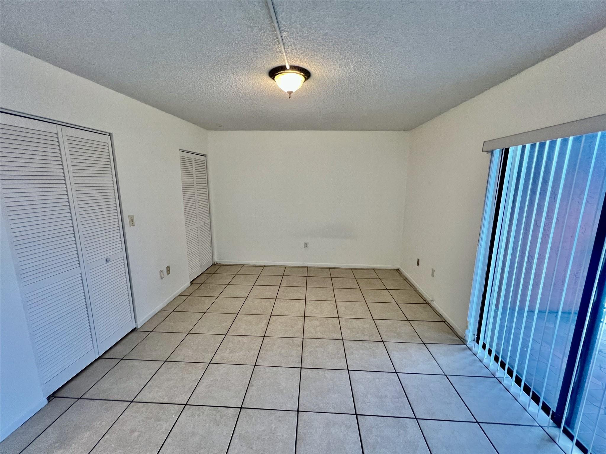 13500 NE 3rd Ct #412 main architectural view