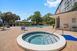 4001 Hillcrest Dr, Hollywood, FL 33021 - Photo 29