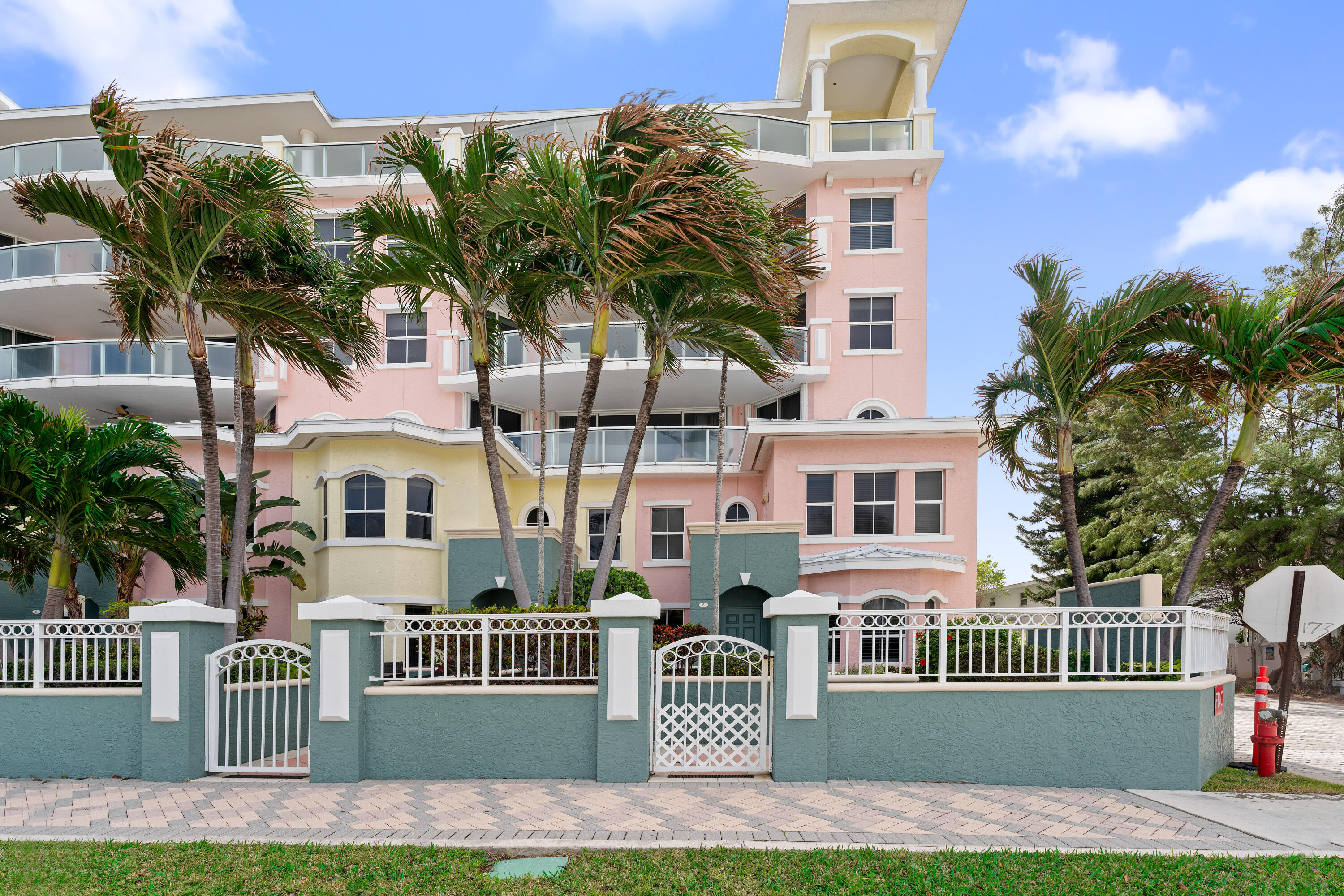 2051 SE 3rd St #Th8 - 2051 SE 3rd St #Th8, Deerfield Beach, FL 33441 Luxury Property | Jose Angel Pina