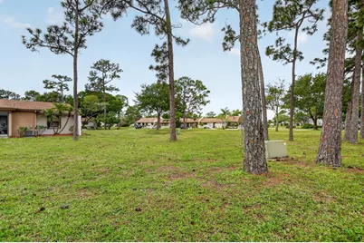 6105 Fairfield Circle, Greenacres, FL 33463 - Photo 37