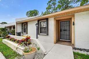 6105 Fairfield Cir, Greenacres, FL 33463 - Photo 9