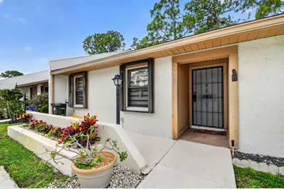6105 Fairfield Circle, Greenacres, FL 33463 - Photo 9